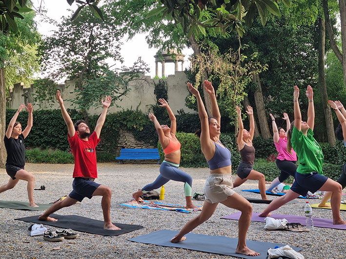 happy-yoga-girona-ioga-fresca-jardins-alemanys-3